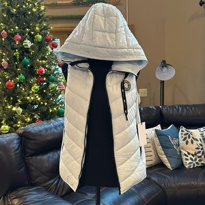 NWT DKNY light teal vest size small (box 4)